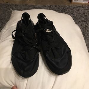 huaraches Nike’s black size 8